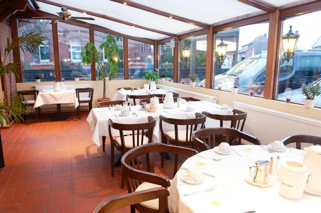 Hotel Restaurant Zur Linde Pattensen Exterior photo