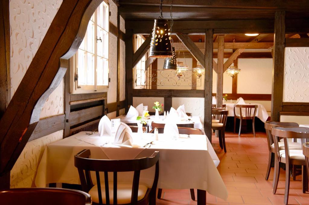 Hotel Restaurant Zur Linde Pattensen Exterior photo