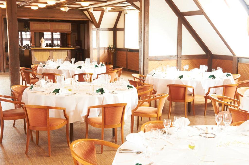 Hotel Restaurant Zur Linde Pattensen Exterior photo