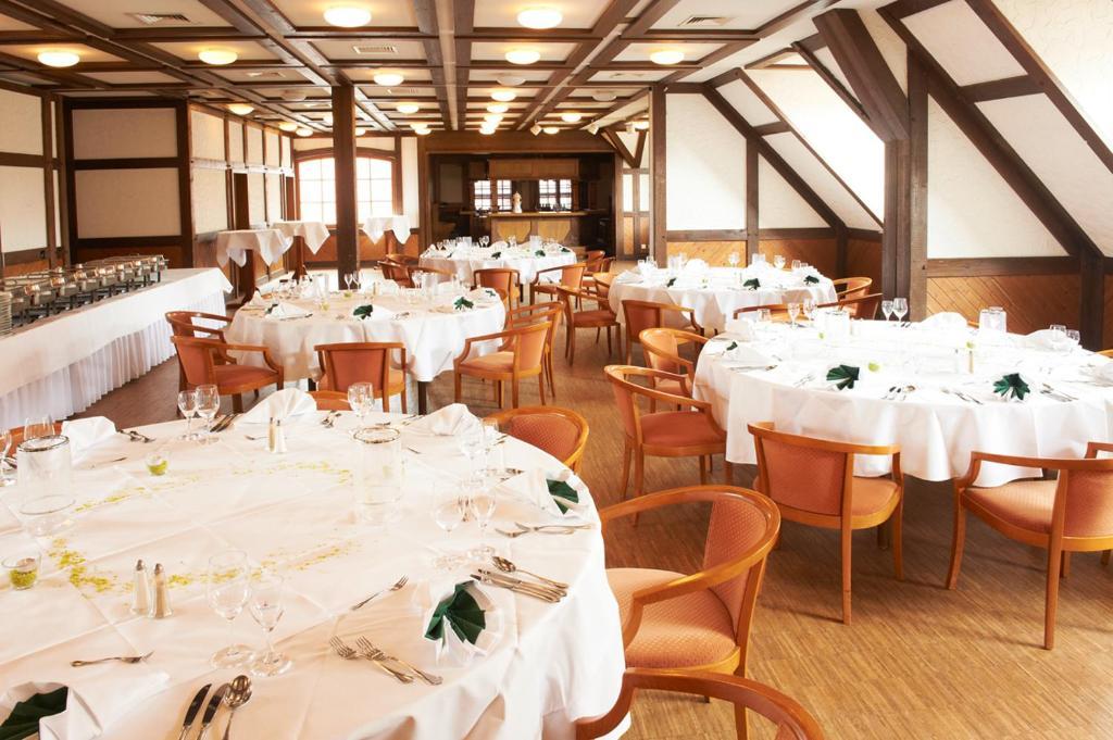 Hotel Restaurant Zur Linde Pattensen Exterior photo